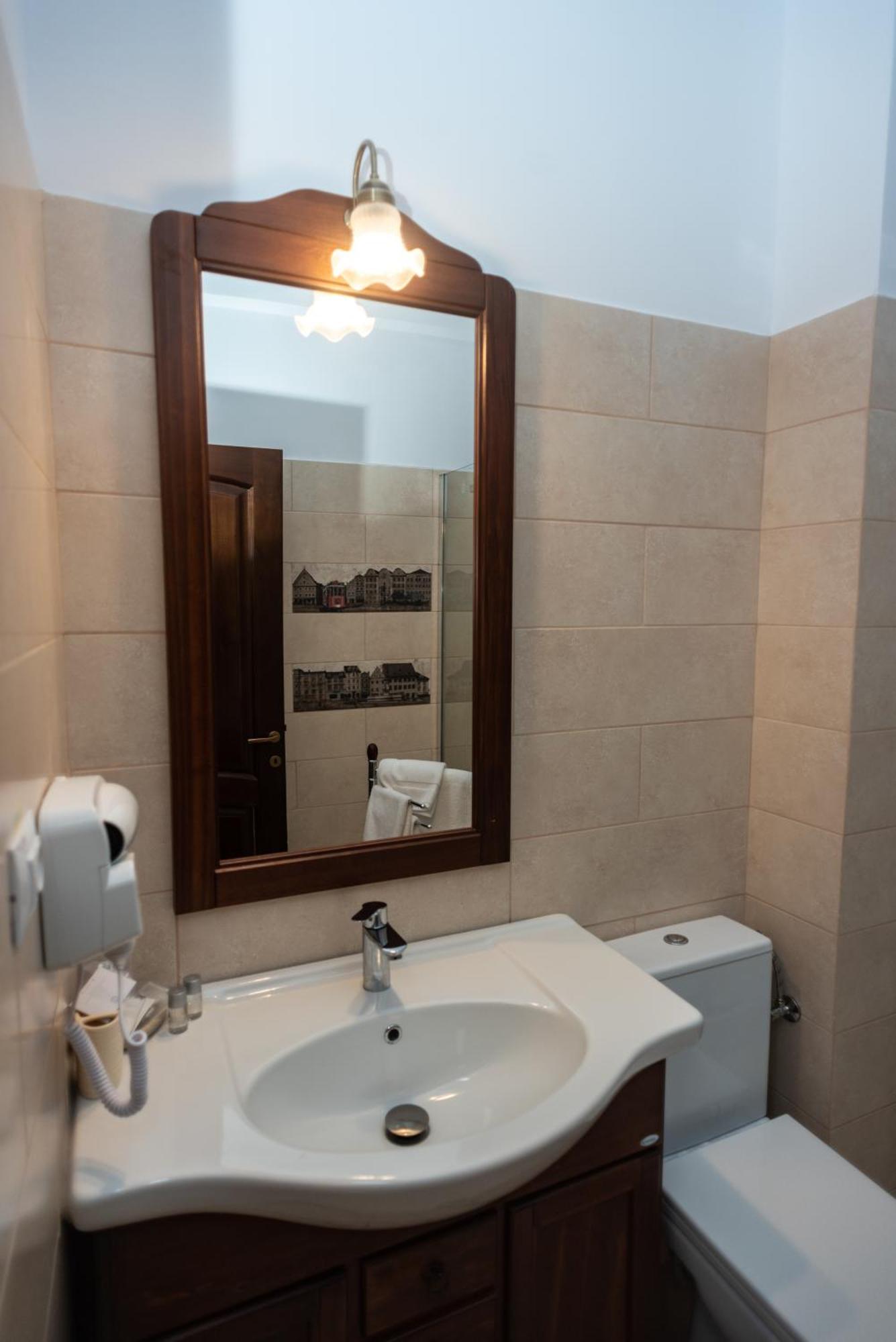 Tango Margo Hotel Valea Lupului  Buitenkant foto