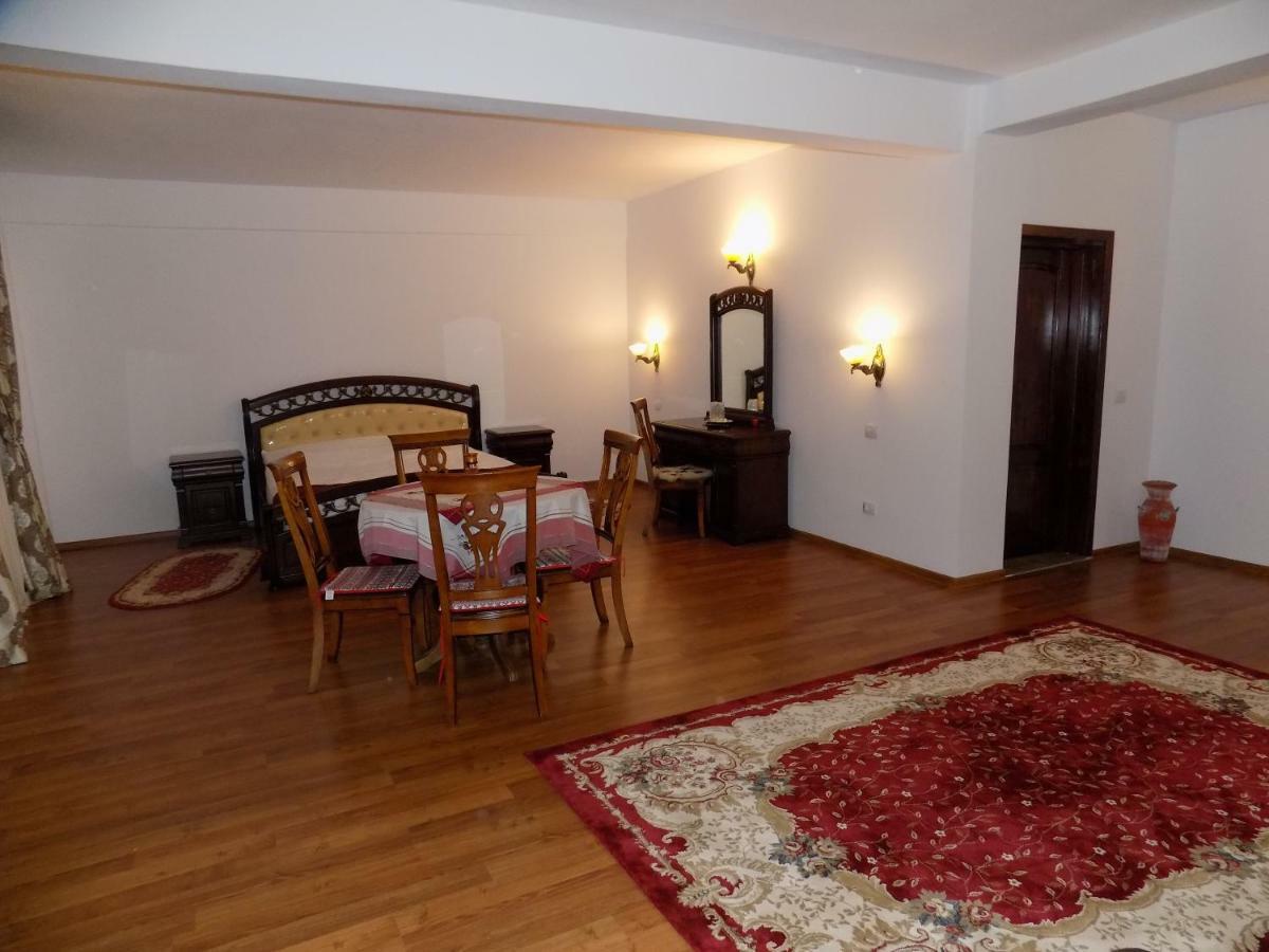 Tango Margo Hotel Valea Lupului  Buitenkant foto