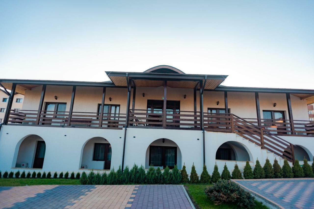 Tango Margo Hotel Valea Lupului  Buitenkant foto