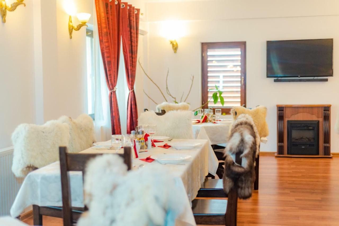 Tango Margo Hotel Valea Lupului  Buitenkant foto