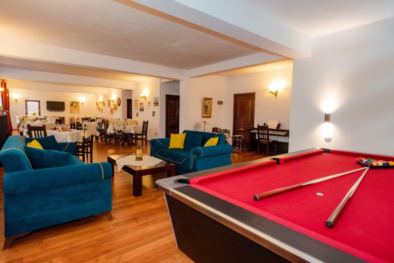 Tango Margo Hotel Valea Lupului  Buitenkant foto