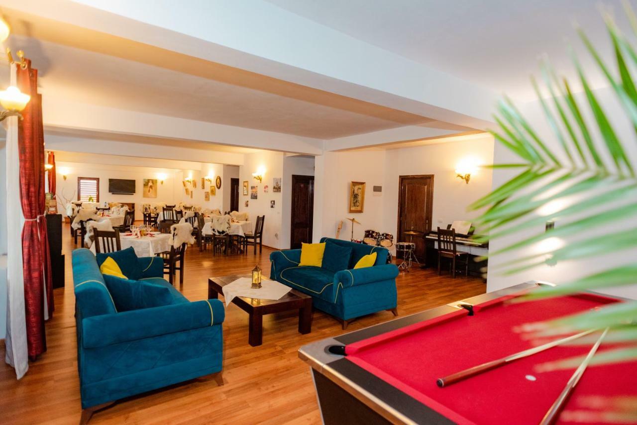 Tango Margo Hotel Valea Lupului  Buitenkant foto