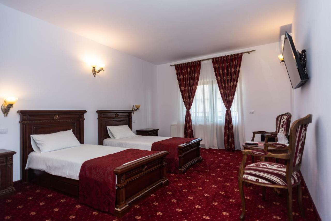 Tango Margo Hotel Valea Lupului  Buitenkant foto