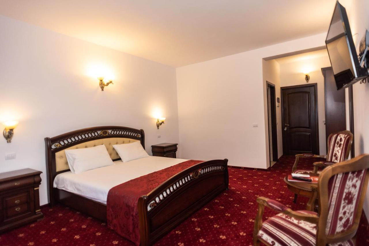 Tango Margo Hotel Valea Lupului  Buitenkant foto