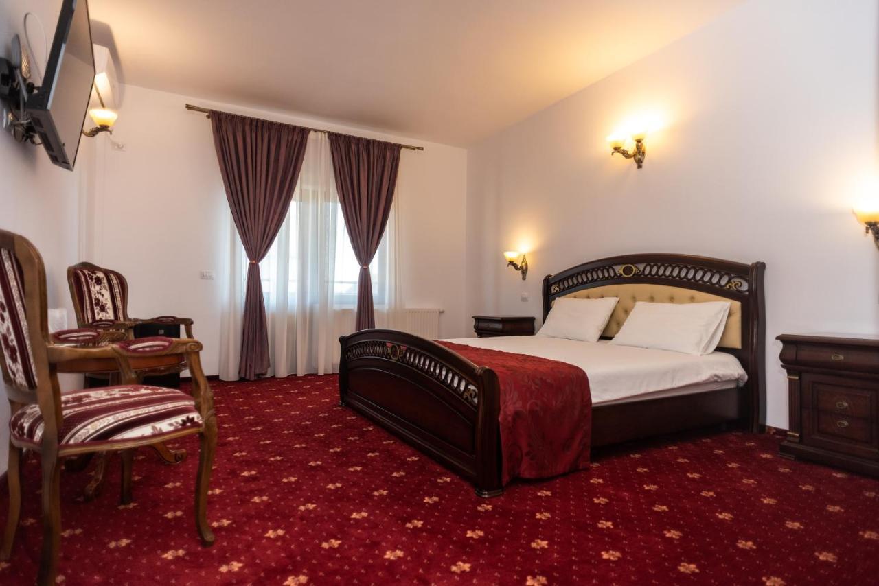 Tango Margo Hotel Valea Lupului  Buitenkant foto